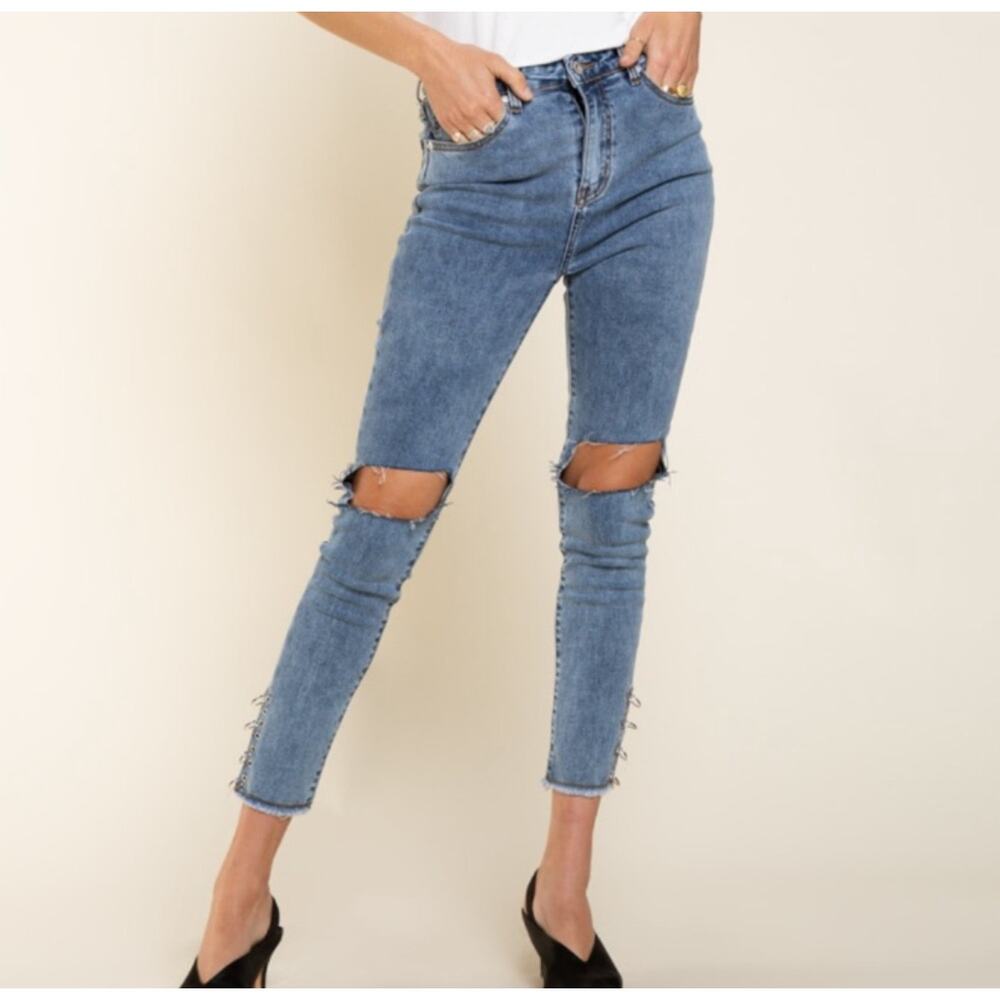 POL Distressed Cropped Jeans Silver Ring Hem Women’s Size Large